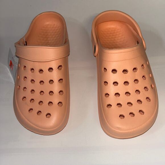 NWT Women's Coral Pink Orange Slip-On Croc Style Shoes Women's Size Medium 7-8 - Picture 1 of 5